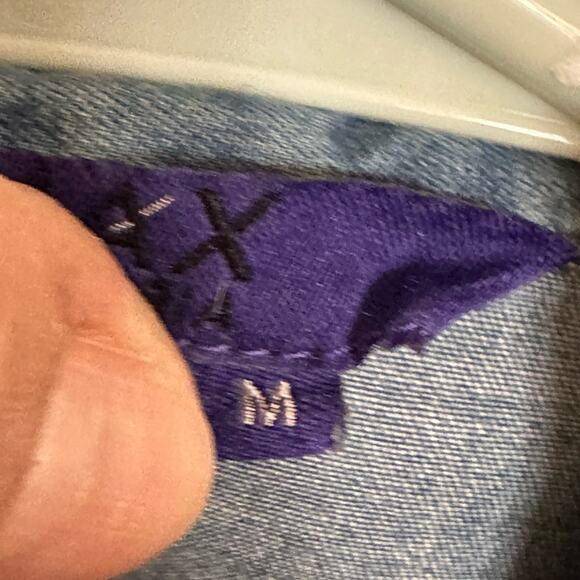 Miley Cyrus & Max Azria Pearl Snap Denim Shirt - Picture 5 of 7